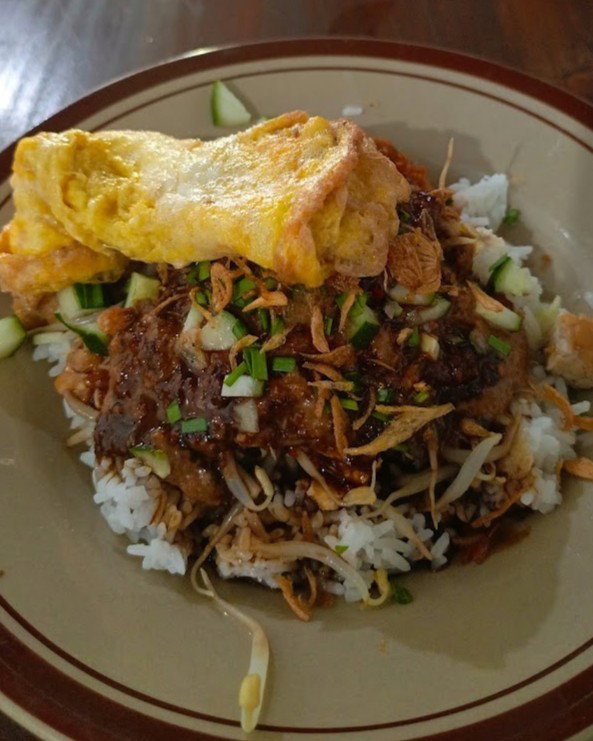 10 Tempat Makan Nasi Lengko Enak di Cirebon