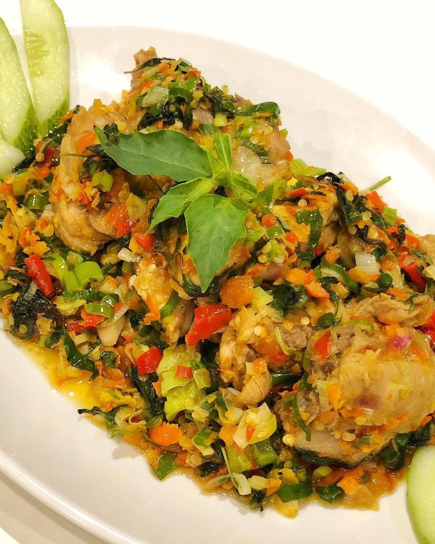 5 Restoran dengan Menu Ayam Tinoransak di Jakarta