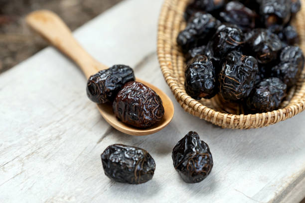 Mengenal Kurma Ajwa, Kurma Spesial Berharga Premium, Apa itu Kurma Ajwa?, Bentuk dan Cita-Rasa Kurma Ajwa, Kandungan Nutrisi, Cara Menikmati Kurma Ajwa