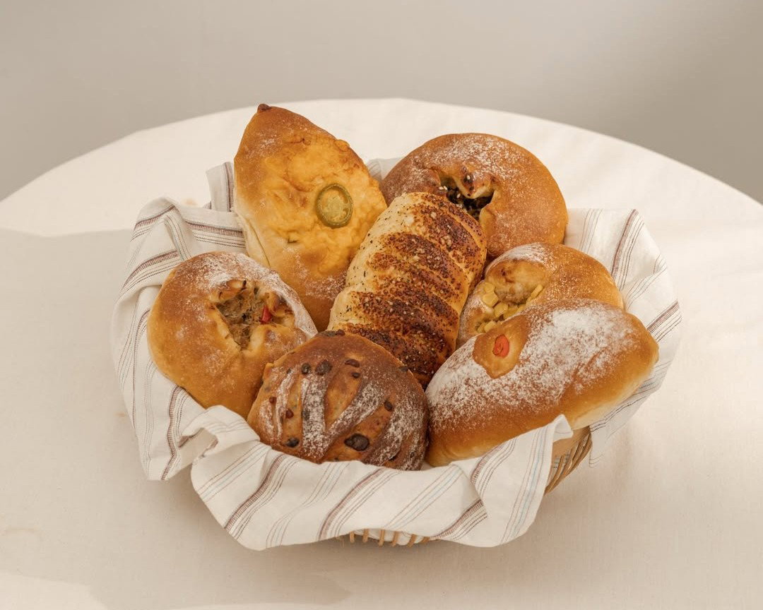 10 Artisan Bakery Surabaya, Surga Roti dan Pastry