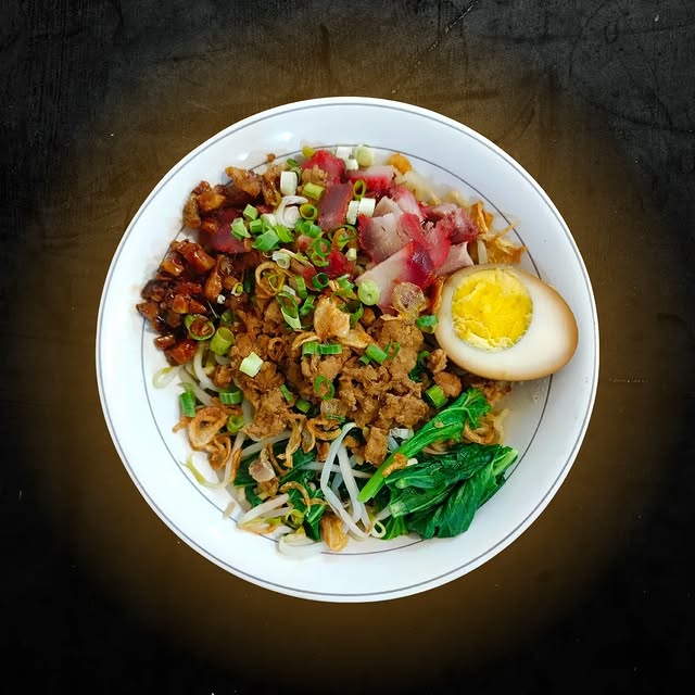 10 Bakmi Enak di Taman Palem Jakarta Barat, 1. Bakmi 7 Kawan, 2. Bakmi Ahiung Khas Jambi, 3. Bakmi Ace Khas Kalimantan, 4. Ncek Legenda Noodle, 5. Emie Acuan 12, 6. Bakmi Kadut, 7. Bakmi Aroma Medan, 8. Pig Hunter, 9. Bakmi Karet Mangga Besar, 10. Bakmi MikMik 68