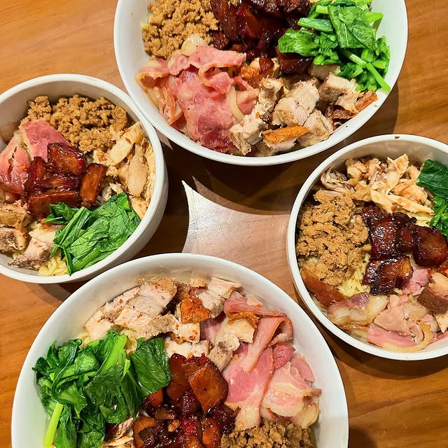 10 Bakmi Enak di Taman Palem Jakarta Barat, 1. Bakmi 7 Kawan, 2. Bakmi Ahiung Khas Jambi, 3. Bakmi Ace Khas Kalimantan, 4. Ncek Legenda Noodle, 5. Emie Acuan 12, 6. Bakmi Kadut, 7. Bakmi Aroma Medan, 8. Pig Hunter, 9. Bakmi Karet Mangga Besar, 10. Bakmi MikMik 68