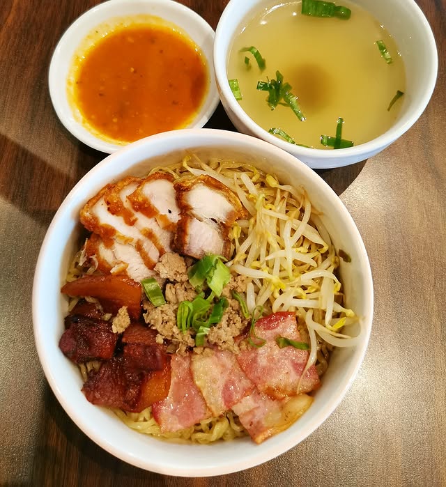 10 Bakmi Enak di Taman Palem Jakarta Barat, 1. Bakmi 7 Kawan, 2. Bakmi Ahiung Khas Jambi, 3. Bakmi Ace Khas Kalimantan, 4. Ncek Legenda Noodle, 5. Emie Acuan 12, 6. Bakmi Kadut, 7. Bakmi Aroma Medan, 8. Pig Hunter, 9. Bakmi Karet Mangga Besar, 10. Bakmi MikMik 68