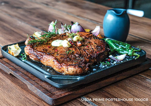 Cutt and Grill Batavia PIK, Steakhouse Mewah dengan View Indah, Area Bersantai yang Ideal, Pilihan Daging Berkualitas Tinggi, 1 Kg USDA Prime Porterhouse, The Cutt Bone Marrow, Dry Aged Steaks, Smoked USDA Ribs Burger, Aneka Menu Spesial, Bar Modern dengan Pilihan Beverages Bervariasi