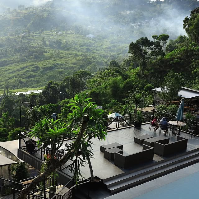 10 Cafe di Sentul View Alam buat Short Escape!, 1. Kopi Koneng, 2. The Upper Clift Resort &amp; Cafe, 3. Richie Garden Resto, 4. Villa Aman D’Sini, 5. Flowey, 6. Pancar Garden, 7. Highlanders Cafe, 8. Mandapa Kirana Resort, 9. Honey Land Sentul, 10. Kopi Tepian