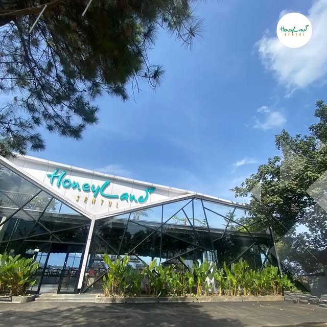 10 Cafe di Sentul View Alam buat Short Escape!, 1. Kopi Koneng, 2. The Upper Clift Resort &amp; Cafe, 3. Richie Garden Resto, 4. Villa Aman D’Sini, 5. Flowey, 6. Pancar Garden, 7. Highlanders Cafe, 8. Mandapa Kirana Resort, 9. Honey Land Sentul, 10. Kopi Tepian