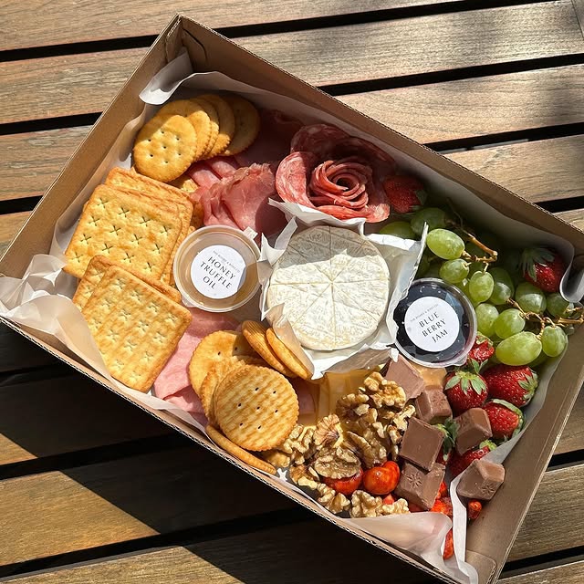 10 Board Cheese Platter Jakarta Paling Juara, 1. Le Quartier, 2. Txoko Jakarta, 3. Bistecca, 4. Nidcielo, 5. La Posta, 6. Convivium Bakery &amp; Deli, 7. Le Bliss Bouquet, 8. Levant Boulangerie, 9. The Board &amp; Bites.co, 10. Animale Restaurant