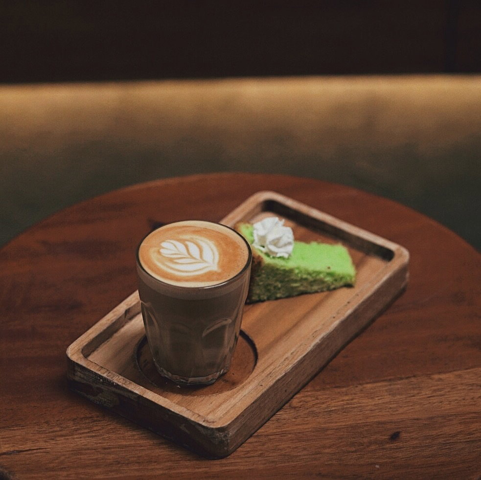 Bikin Bangga! Ini 8 Coffeeshop Lokal yang Go Internasional, 1. Toko Kopi Tuku (Seoul, Korea Selatan), 2. Tanamera Coffee (Singapura), 3. Kopi Kenangan (Singapura &amp; Malaysia), 4. Fore Coffee (Singapura), 5. Kopi Kalyan (Tokyo), 6. Kopiteori (Singapura), 7. Blue Doors (Melbourne, Australia), 8. Dua Coffee (Washington DC, Amerika Serikat)