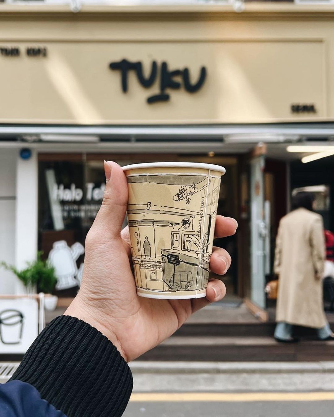 Bikin Bangga! Ini 8 Coffeeshop Lokal yang Go Internasional, 1. Toko Kopi Tuku (Seoul, Korea Selatan), 2. Tanamera Coffee (Singapura), 3. Kopi Kenangan (Singapura &amp; Malaysia), 4. Fore Coffee (Singapura), 5. Kopi Kalyan (Tokyo), 6. Kopiteori (Singapura), 7. Blue Doors (Melbourne, Australia), 8. Dua Coffee (Washington DC, Amerika Serikat)