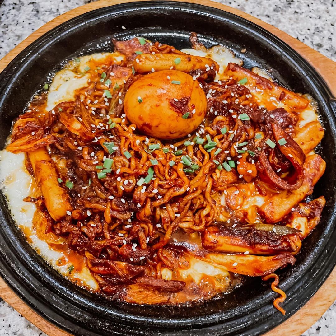 Lahir Tahun 2005, Ayam Panggang No. 1 di Korea, Menu Andalan Goobne, Cabang Goobne di Indonesia