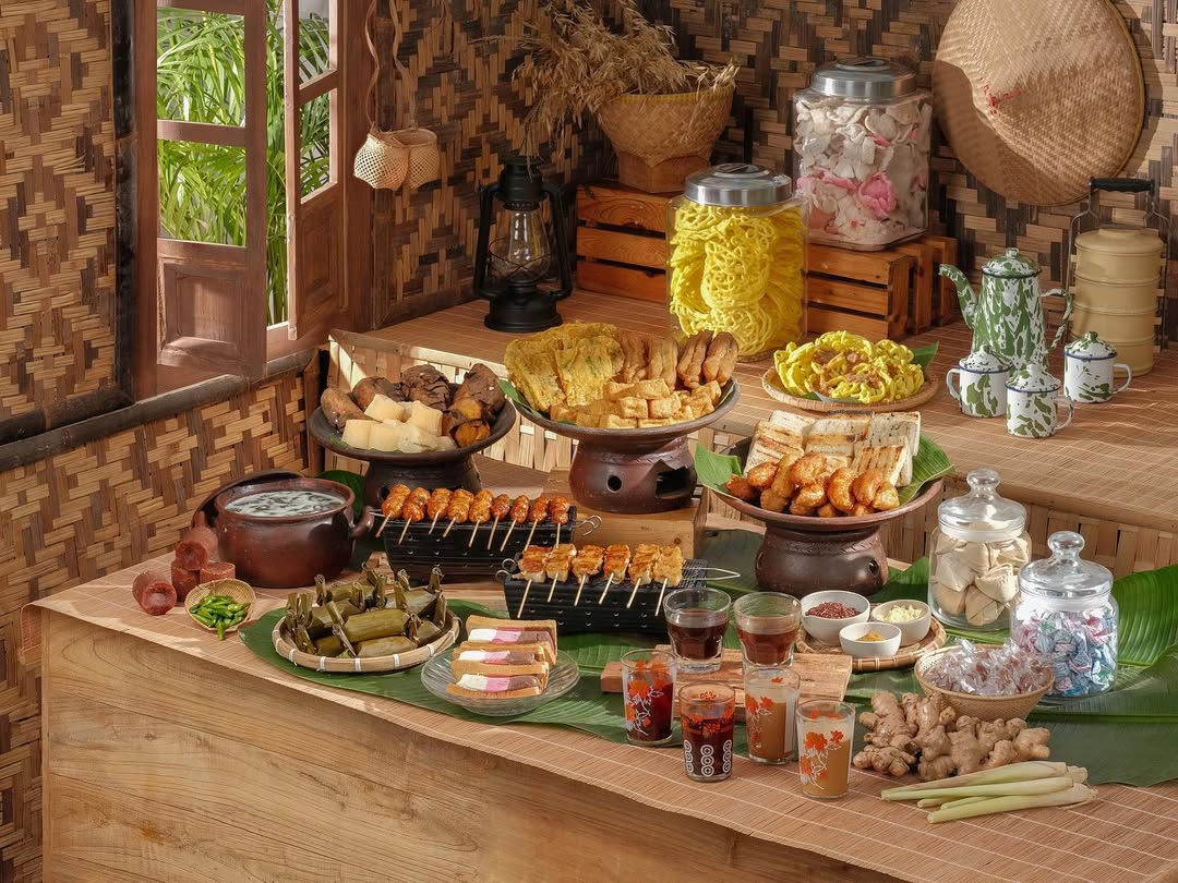 10 Promo Iftar Buffet Hotel Bandung 2025 Paling Worth It, 1. GH Universal, 2. The Papandayan Hotel, 3. De Paviljoen, 4. Padma Hotel, 5. Hilton Bandung, 6. Sheraton Hotel, 7. The Trans Luxury Hotel, 8. Aryaduta Hotel, 9. Savoy Homann, 10. Courtyard Bandung