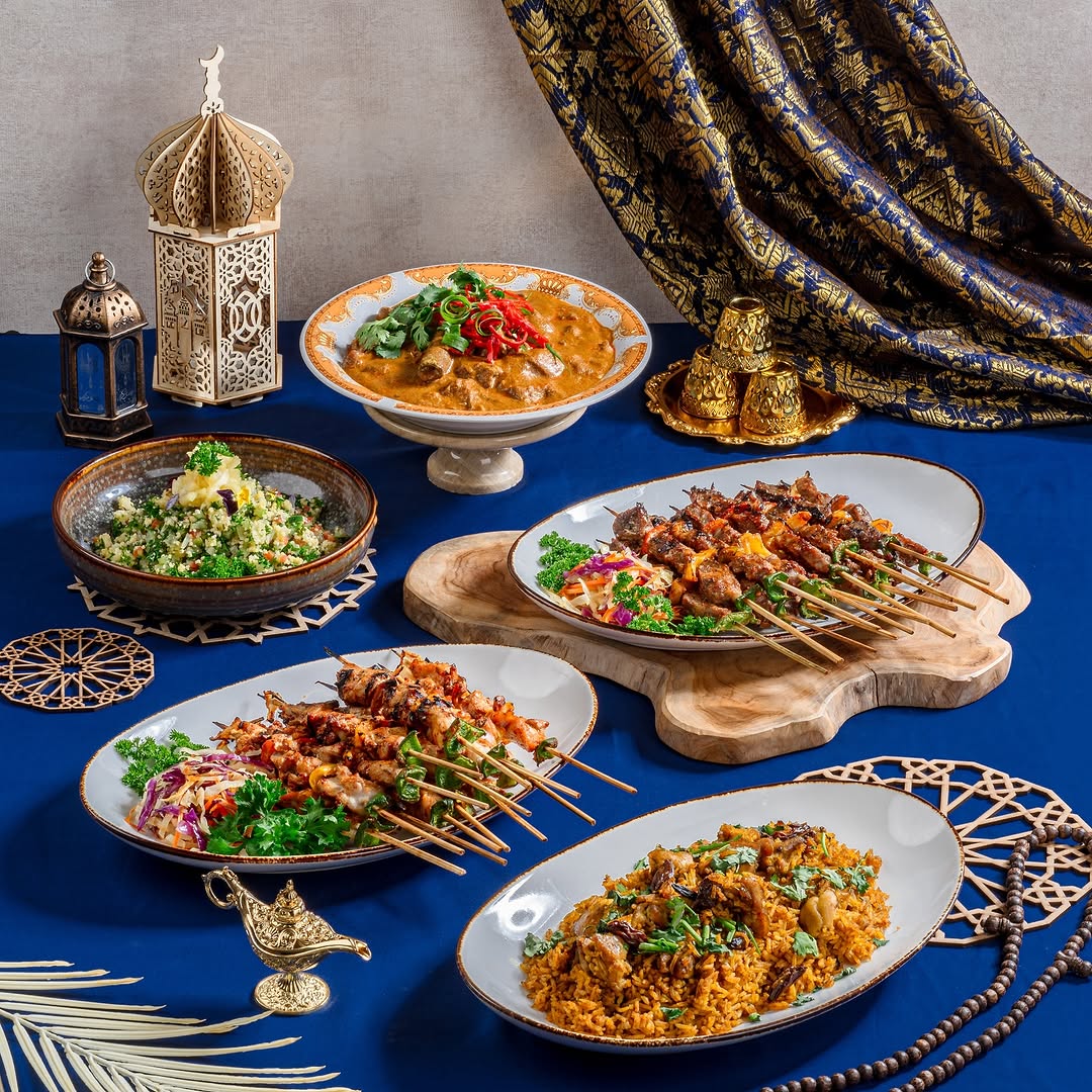 10 Promo Iftar Buffet Hotel Bandung 2025 Paling Worth It, 1. GH Universal, 2. The Papandayan Hotel, 3. De Paviljoen, 4. Padma Hotel, 5. Hilton Bandung, 6. Sheraton Hotel, 7. The Trans Luxury Hotel, 8. Aryaduta Hotel, 9. Savoy Homann, 10. Courtyard Bandung