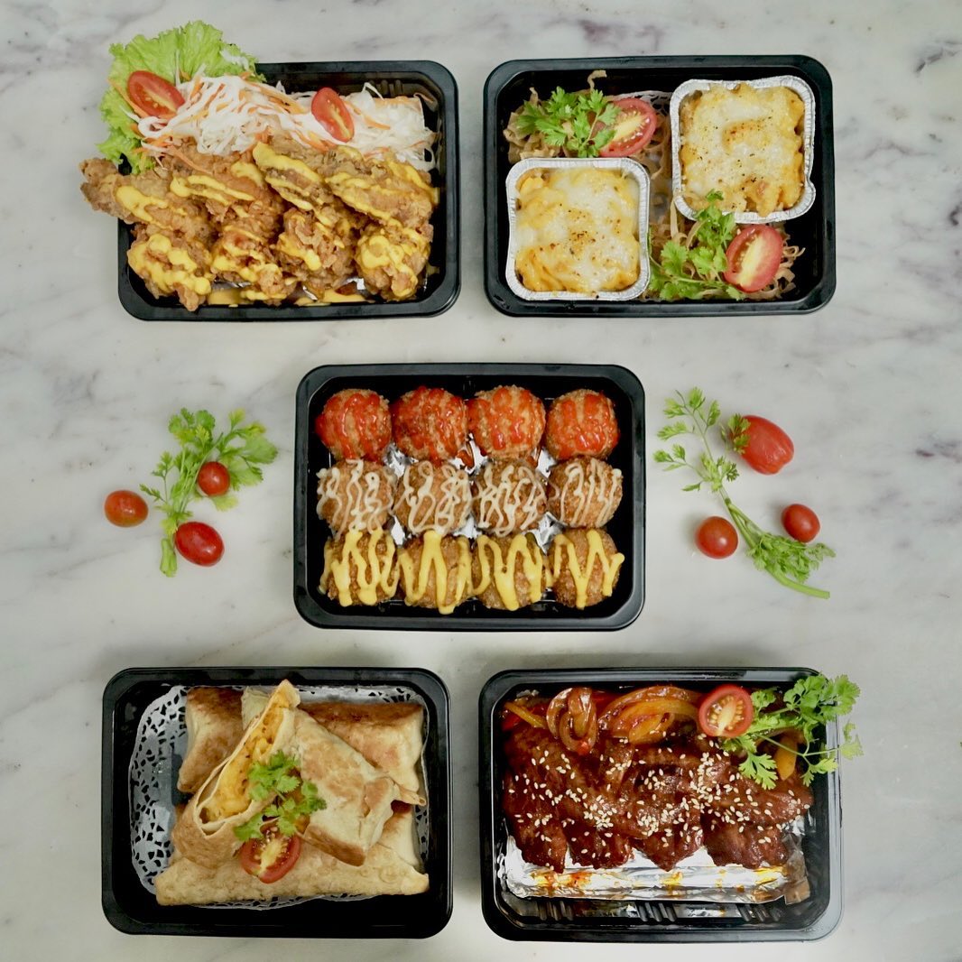 10 Promo Iftar Buffet Hotel Bandung 2025 Paling Worth It, 1. GH Universal, 2. The Papandayan Hotel, 3. De Paviljoen, 4. Padma Hotel, 5. Hilton Bandung, 6. Sheraton Hotel, 7. The Trans Luxury Hotel, 8. Aryaduta Hotel, 9. Savoy Homann, 10. Courtyard Bandung