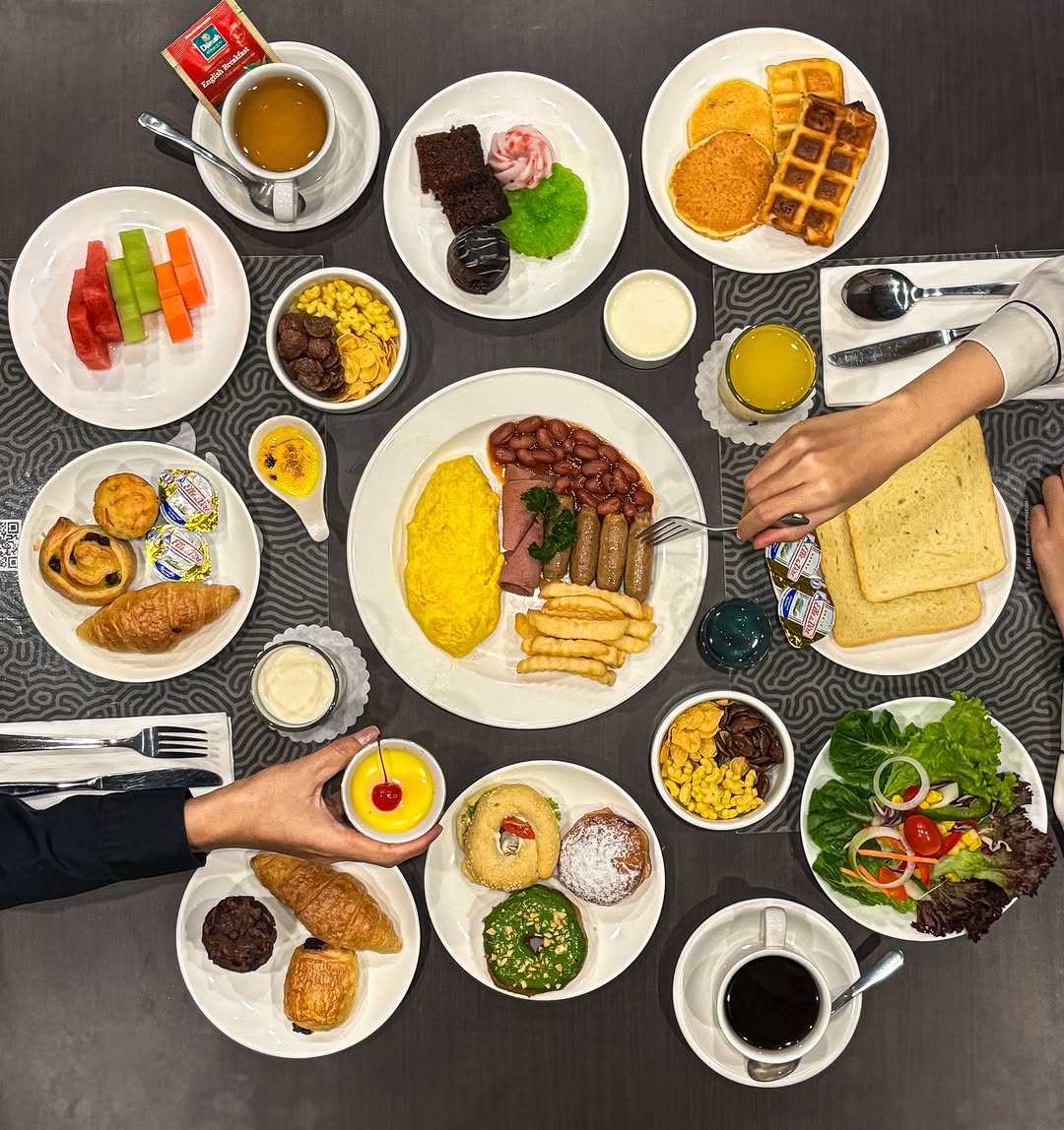 10 Iftar Buffet Hotel Surabaya 2025 untuk Buka Puasa