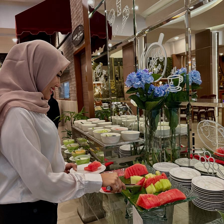 10 Iftar Buffet Hotel Surabaya 2025 untuk Buka Puasa