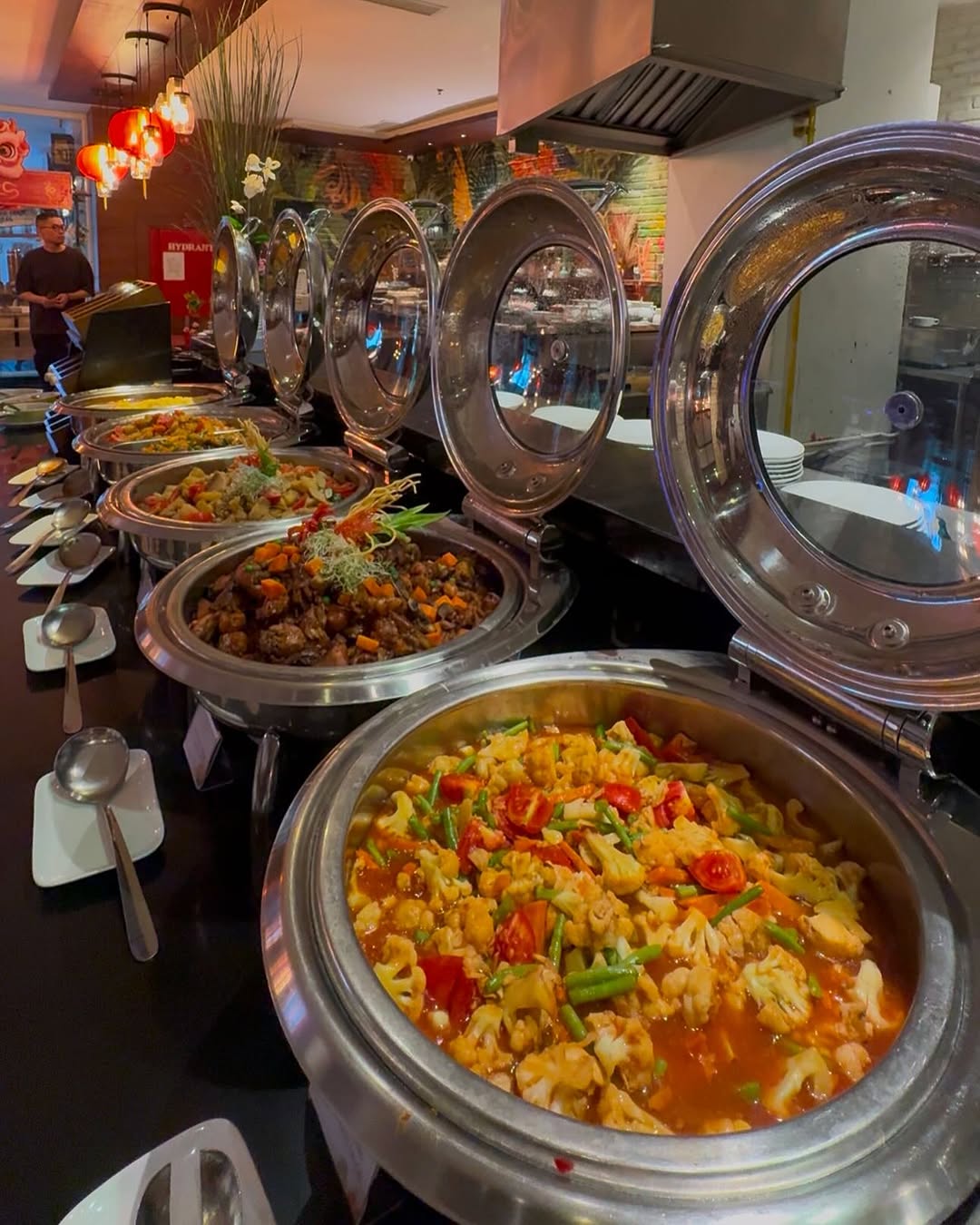 10 Iftar Buffet Hotel Surabaya 2025 untuk Buka Puasa