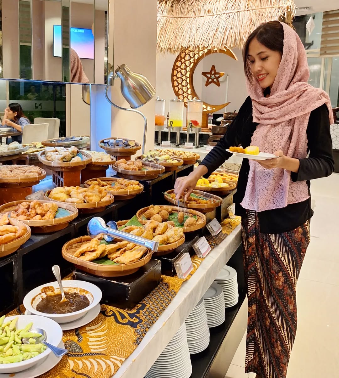 10 Iftar Buffet Hotel Surabaya 2025 untuk Buka Puasa