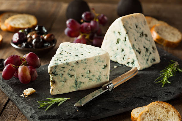 10 Jenis Keju Italia Paling Populer, 1. Parmigiano-Reggiano, 2. Mozzarella di Bufala, 3. Burrata, 4. Pecorino Romano, 5. Gorgonzola, 6. Grana Padano, 7. Taleggio, 8. Fontina d’Aosta, 9. Asiago, 10. Mascarpone