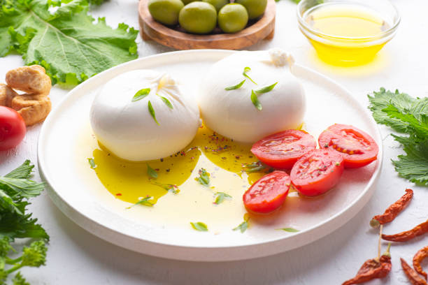 10 Jenis Keju Italia Paling Populer, 1. Parmigiano-Reggiano, 2. Mozzarella di Bufala, 3. Burrata, 4. Pecorino Romano, 5. Gorgonzola, 6. Grana Padano, 7. Taleggio, 8. Fontina d’Aosta, 9. Asiago, 10. Mascarpone