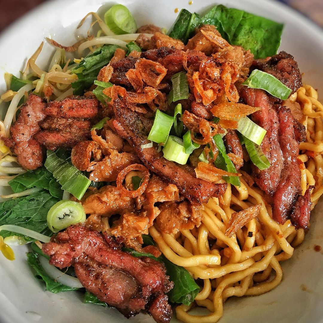 10 Kuliner Jakarta yang Lagi Hits dan Viral di 2023, 1. Taichan Nyot2, 2. Warpopski, 3. Warung Bali Pak Gede, 4. Rumah Makan Lokiin, 5. Iga Panggang Panglima, 6. Mie Ayam Sapi Pedes Sedep, 7. Bakmie Daging Legenda, 8. Ayam Goreng Gohyong Malaya, 9. Rojo Sambel, 10. Doughzen