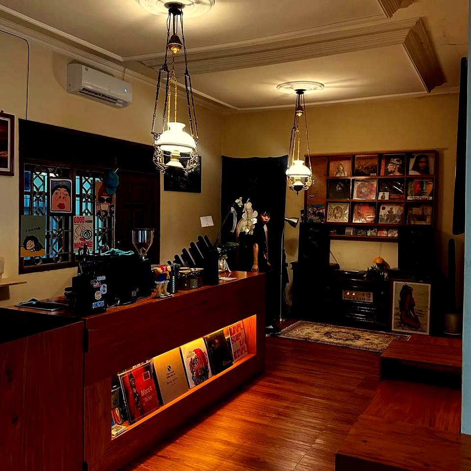 10 Listening Bar di Jogja, Vibesnya Bikin Betah!