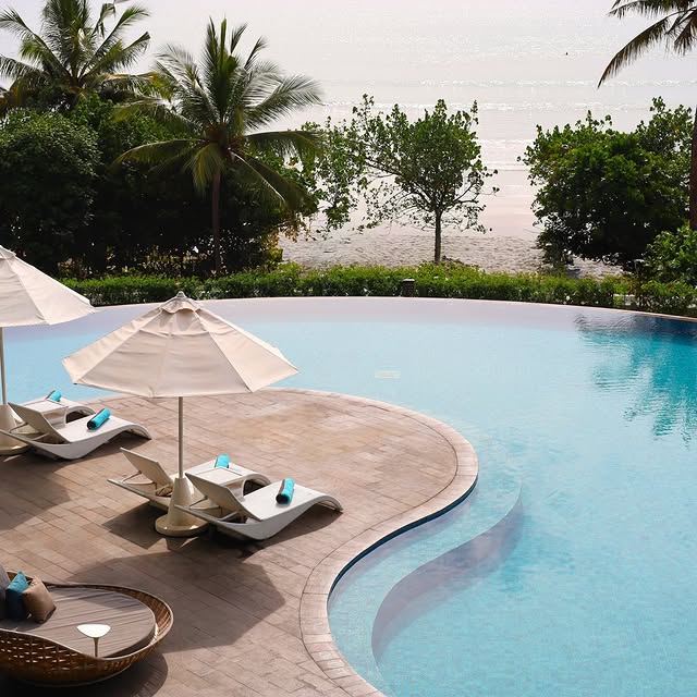 10 Paket Nyepi Bali 2025 dengan Suasana Pinggir Pantai, 1. Courtyard by Marriott Seminyak, 2. Sheraton Kuta, 3. Fairfield by Marriott Kuta, 4. Padma Resort Legian, 5. Bali Dynasty Resort, 6. Pullman Bali Legian, 7. Holiday Inn Resort Canggu, 8. AYANA Resort Bali, 9. InterContinental Bali Resort, 10. Sofitel Bali Nusa Dua Beach Resort