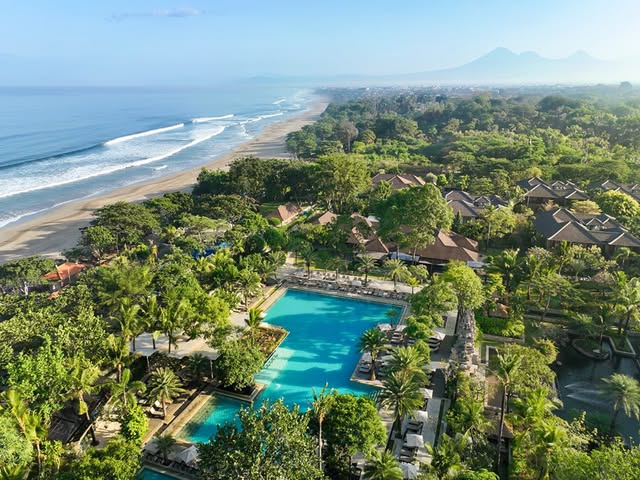 10 Paket Nyepi Bali 2025 dengan Suasana Pinggir Pantai, 1. Courtyard by Marriott Seminyak, 2. Sheraton Kuta, 3. Fairfield by Marriott Kuta, 4. Padma Resort Legian, 5. Bali Dynasty Resort, 6. Pullman Bali Legian, 7. Holiday Inn Resort Canggu, 8. AYANA Resort Bali, 9. InterContinental Bali Resort, 10. Sofitel Bali Nusa Dua Beach Resort
