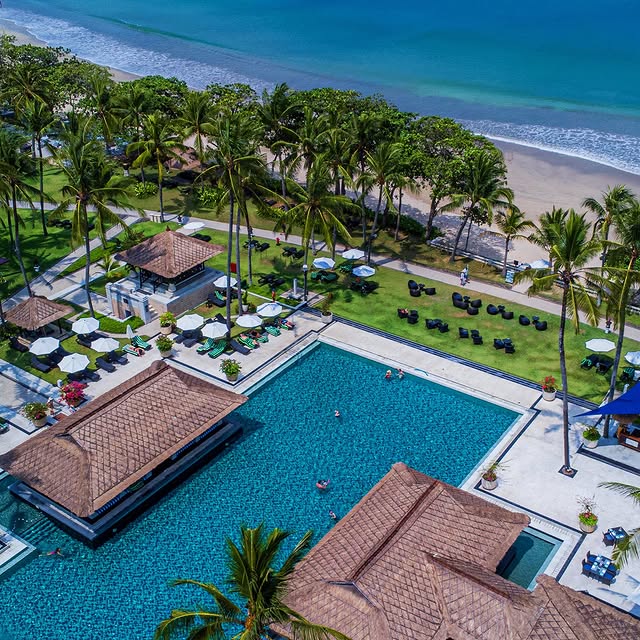 10 Paket Nyepi Bali 2025 dengan Suasana Pinggir Pantai, 1. Courtyard by Marriott Seminyak, 2. Sheraton Kuta, 3. Fairfield by Marriott Kuta, 4. Padma Resort Legian, 5. Bali Dynasty Resort, 6. Pullman Bali Legian, 7. Holiday Inn Resort Canggu, 8. AYANA Resort Bali, 9. InterContinental Bali Resort, 10. Sofitel Bali Nusa Dua Beach Resort
