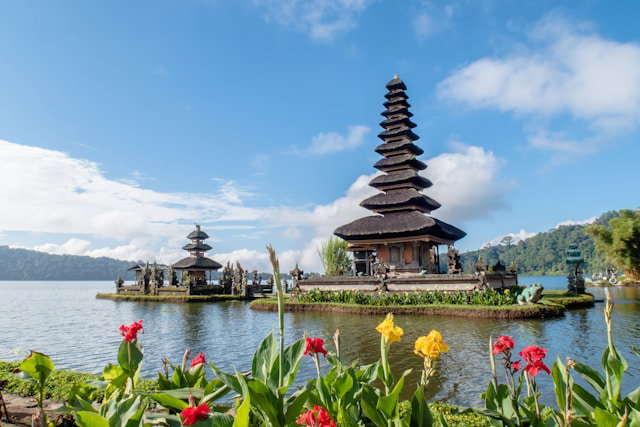 10 Paket Nyepi Ubud 2025, Inspirasi Staycation Unik, 1. Plataran Ubud Hotel &amp; Spa, 2. Pertiwi Bisma Ubud, 3. Natya Hotel &amp; Resort, 4. Alaya Hotels and Resort, 5.Viceroy Bali, 6. The Lokha Ubud, 7. Gdas Bali Health &amp; Wellness Resort, 8. Kaamala Luxury Resort Bali, 9. The Samaya Ubud, 10. Kappa Senses Ubud