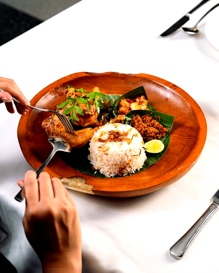6 Restoran Legendaris Semarang yang Sukses Menjelajah Waktu