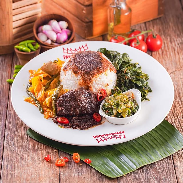 5 Restoran Padang di Bendungan Hilir yang Terkenal, 1. RM Surya, 2. Bopet Mini, 3. Sate Padang Pariaman Takana Juo, 4. Restoran Sederhana SA, 5. Padang Payakumbuah