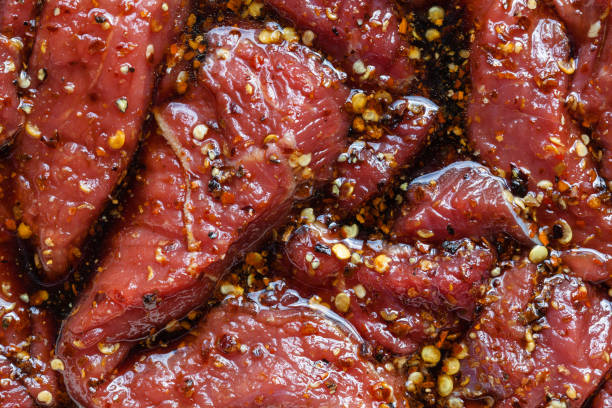 Jangan Sembarangan! Ini Tips Mengolah Daging Hewan Kurban yang Benar, 1. Jangan Mencuci Daging, 2. Boleh Dicuci Kalau Mau Langsung Diolah, 3. Diamkan Daging dan Pisahkan Per Potongan, 4. Bungkus Dengan Daun Pepaya, 5. Lemaskan Daging Pakai Nanas, 6. Perhatikan Teknik Memotong Daging, 7. Marinasi Pakai Rempah atau Jeruk Nipis