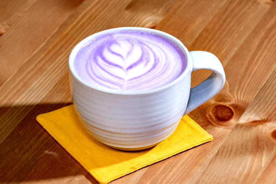 Ube Sedang Tren, Siap Geser Popularitas Matcha?, Dari Filipina Menuju Dunia, Tren Ube yang Perlahan Meningkat, Ube vs Ubi Ungu, Bisakah Ube Menggeser Matcha?, Tren Ube Dapat Bertahan