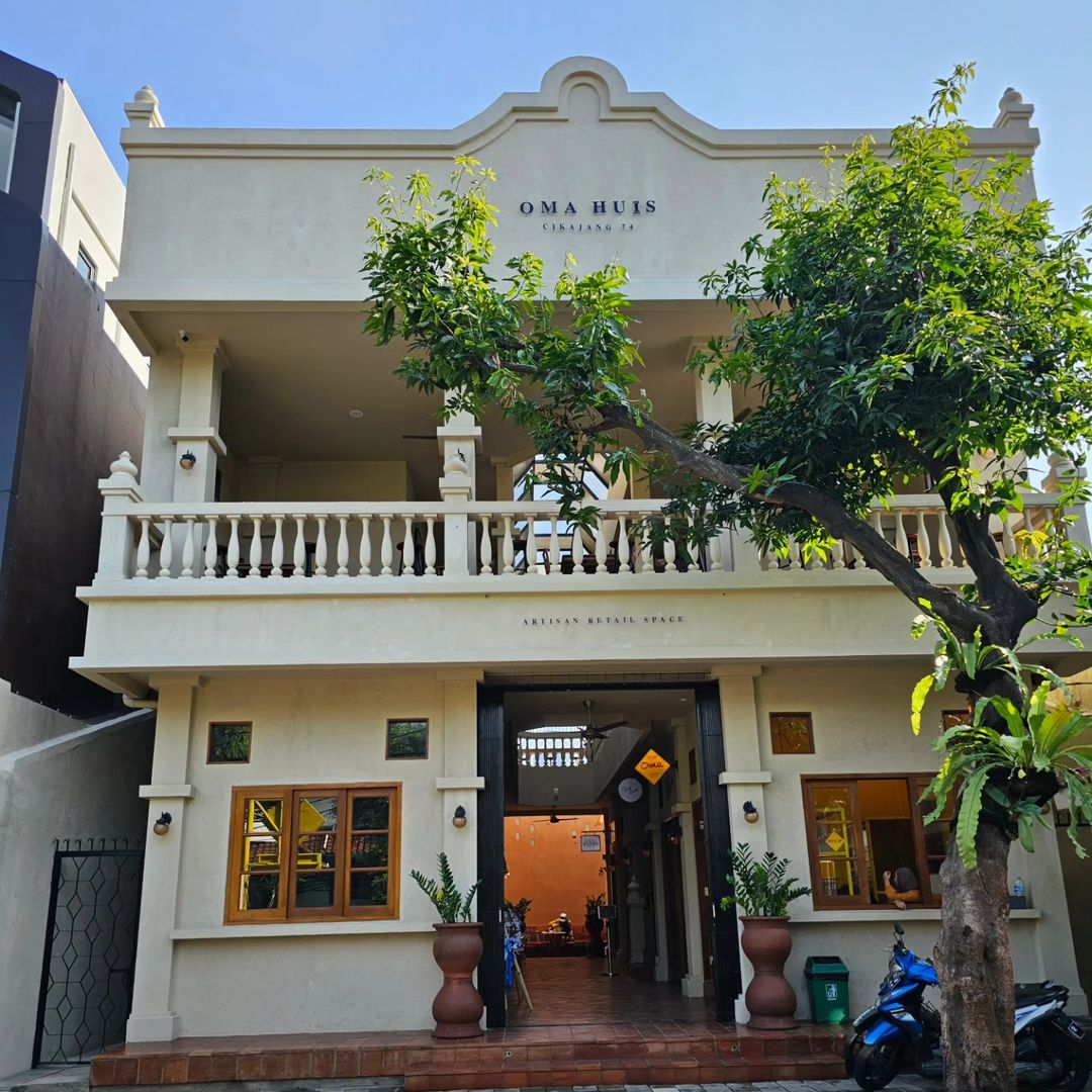 Oma Huis, Tempat Hangout Baru di Jakarta Selatan dengan Vibes Vintage, 1. Kantin Oma, 2. Abadi Noodle, 3. Gudi Bake, 4. Ono Poke Kitchen, 5. Furutu Sando, 6. Burnt Burger, 7. Ice Honey