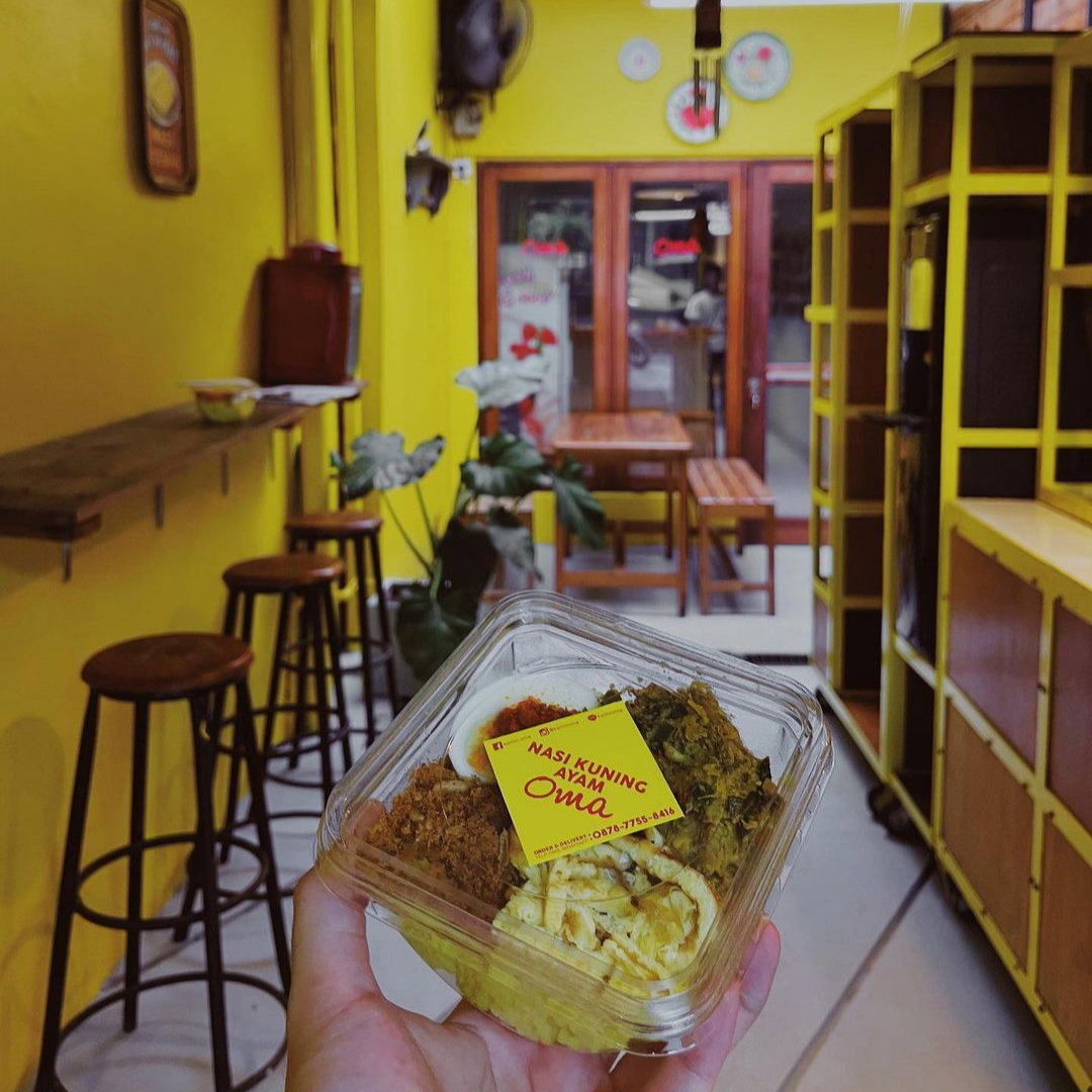 Oma Huis, Tempat Hangout Baru di Jakarta Selatan dengan Vibes Vintage, 1. Kantin Oma, 2. Abadi Noodle, 3. Gudi Bake, 4. Ono Poke Kitchen, 5. Furutu Sando, 6. Burnt Burger, 7. Ice Honey