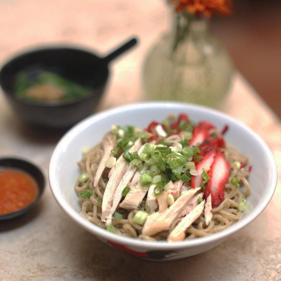 Oma Huis, Tempat Hangout Baru di Jakarta Selatan dengan Vibes Vintage, 1. Kantin Oma, 2. Abadi Noodle, 3. Gudi Bake, 4. Ono Poke Kitchen, 5. Furutu Sando, 6. Burnt Burger, 7. Ice Honey