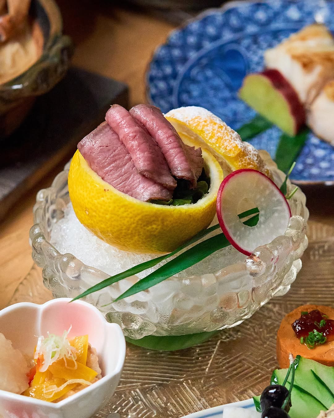10 Restoran Omakase di Jakarta Selatan untuk Pengalaman Bersantap Mewah, 1. Tatemukai Signature Omakase Sushi, 2. Hakuren, 3. Ichiba Omakase Edomae, 4. Shinkai, 5. Hakuryu Kappo Omakase, 6. Gurēsu Dining, 7. Kokuu, 8. Kohai, 9. II Yawara Omakase, 10. Sumi To Kome