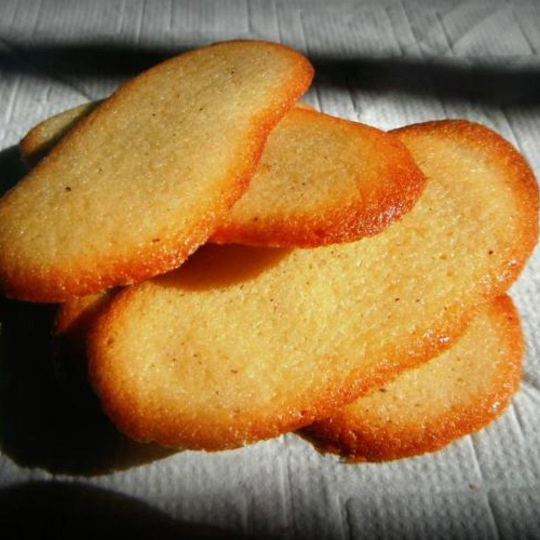 Sejarah Kue Lidah Kucing, Idola Saat Hari Raya, Asal-Usul Kue Lidah Kucing, Lidah Kucing Saat Hari Raya, Lidah Kucing di Berbagai Negara, Seperti Apa Rasa Lidah Kucing?, Varian Kue Lidah Kucing