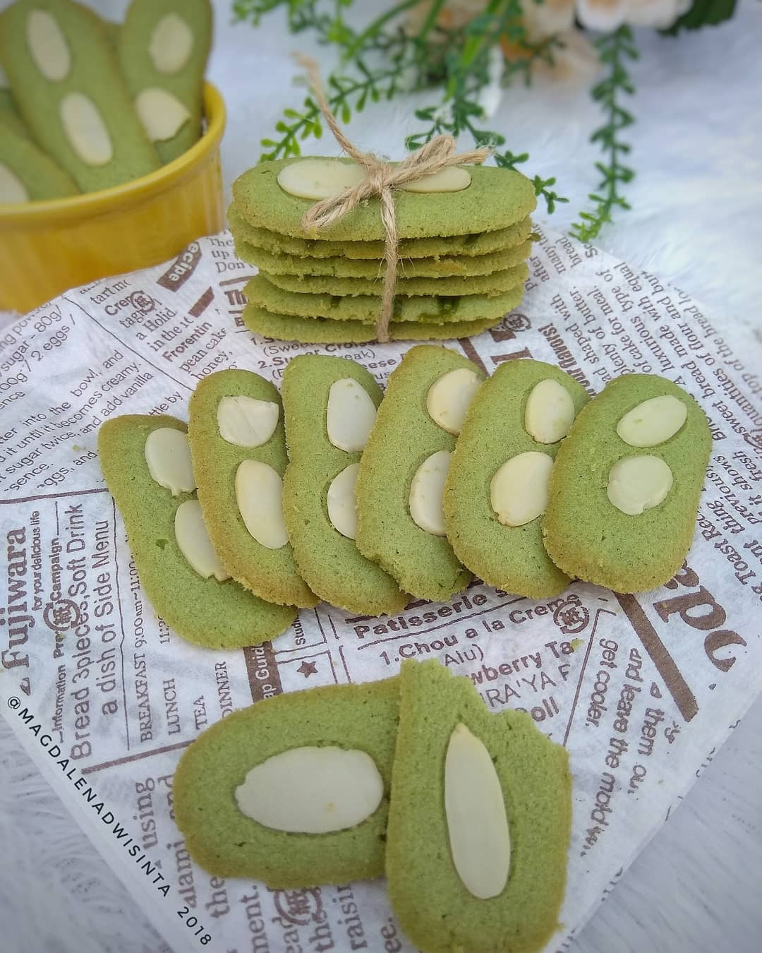 Sejarah Kue Lidah Kucing, Idola Saat Hari Raya, Asal-Usul Kue Lidah Kucing, Lidah Kucing Saat Hari Raya, Lidah Kucing di Berbagai Negara, Seperti Apa Rasa Lidah Kucing?, Varian Kue Lidah Kucing
