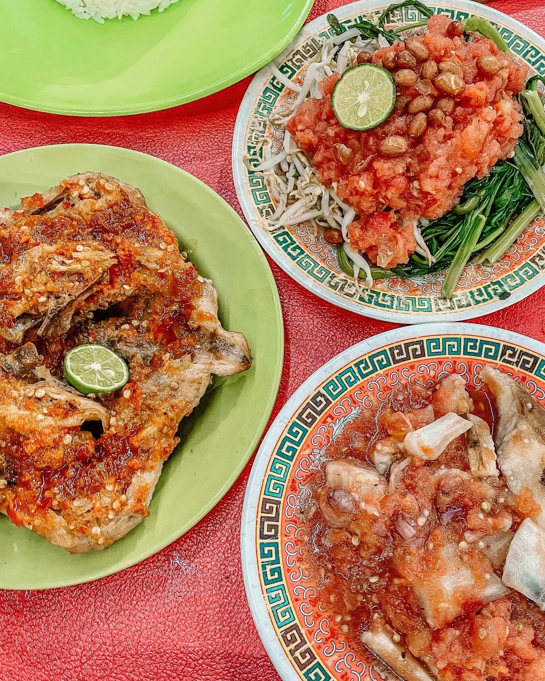 10 Ayam Taliwang di Jakarta, Pedasnya Bikin Nagih, 1. Ayam Taliwang 27 Asli Lombok, 2. Ayam Taliwang As'ad, 3. Taliwang Bersaudara, 4. Ayam Taliwang Khas Lombok Asli Pak Rosidi, 5. Bali dari Selatan, 6. Halo Bali Dining, 7. Bale Lombok, 8. Ayam Taliwang Tomang Toll, 9. Ayam Taliwang H. Moerad, 10. Warung Taliwang Blok M H. Jenk