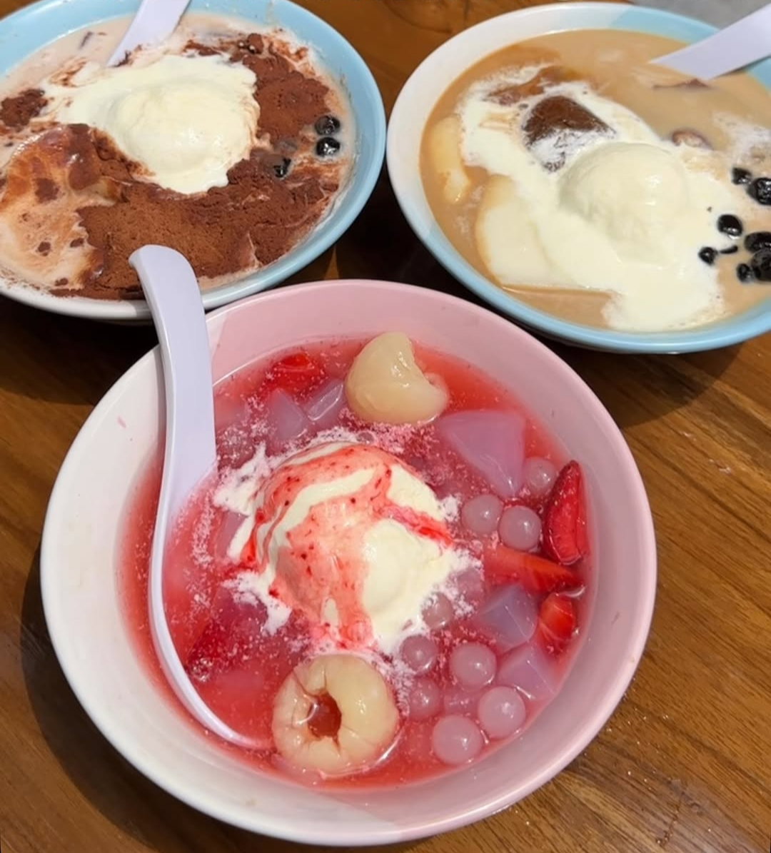 10 Dessert Enak di Bogor, Legitnya Sampai ke Hati, 1. Prouve Patisserie, 2. Kelor Tiga Coffee &amp; Plants, 3. Fat Bubble, 4. Gi Bakker, 5. Butterfields, 6. Mister and Misses Cakes, 7. Keel n Rish, 8. Roti Roll Sentul, 9. Klappertaart Huize Cafe, 10. Pia Apple Pie