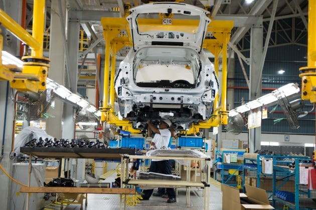 Still no update on OMV/402 issue in Dec, CKD price increase in Jan 2026 uncertain – Mercedes-Benz M’sia