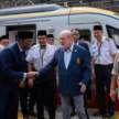 YDPA Sultan Ibrahim berkenan pandu ETS KL-Rawang