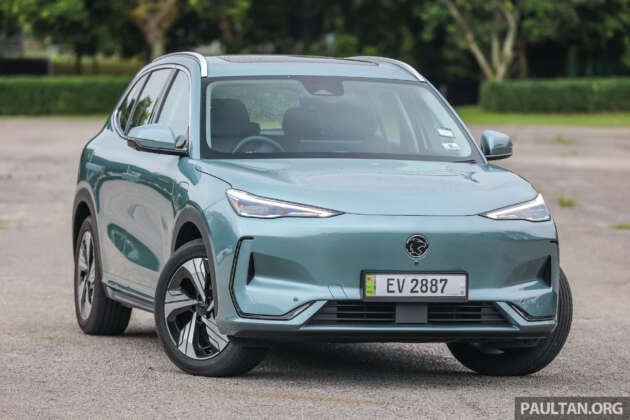 Proton eMas 5 – 216 units delivered, 14.6k bookings; eMas 7 sales at 9,336 units in 2025, incl 659 exports