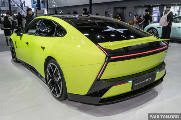 2025 Xpeng P7 in Guangzhou – scissor doors available; up to 594 PS/695 Nm, up to 820 km CLTC