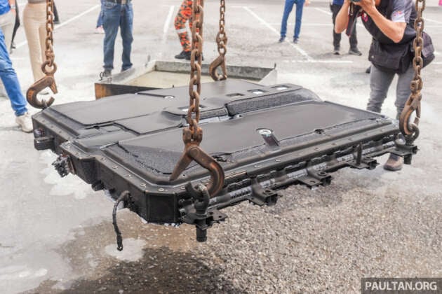 Chery Malaysia tests CSH PHEV battery by setting it on fire – over 1,000 ºC, no thermal runaway