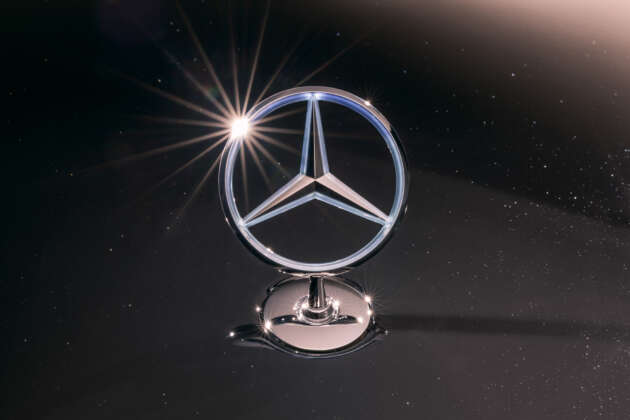 2026 Mercedes-Benz S-Class facelift – W223 gains MBUX Superscreen, flat-plane V8, trick suspension
