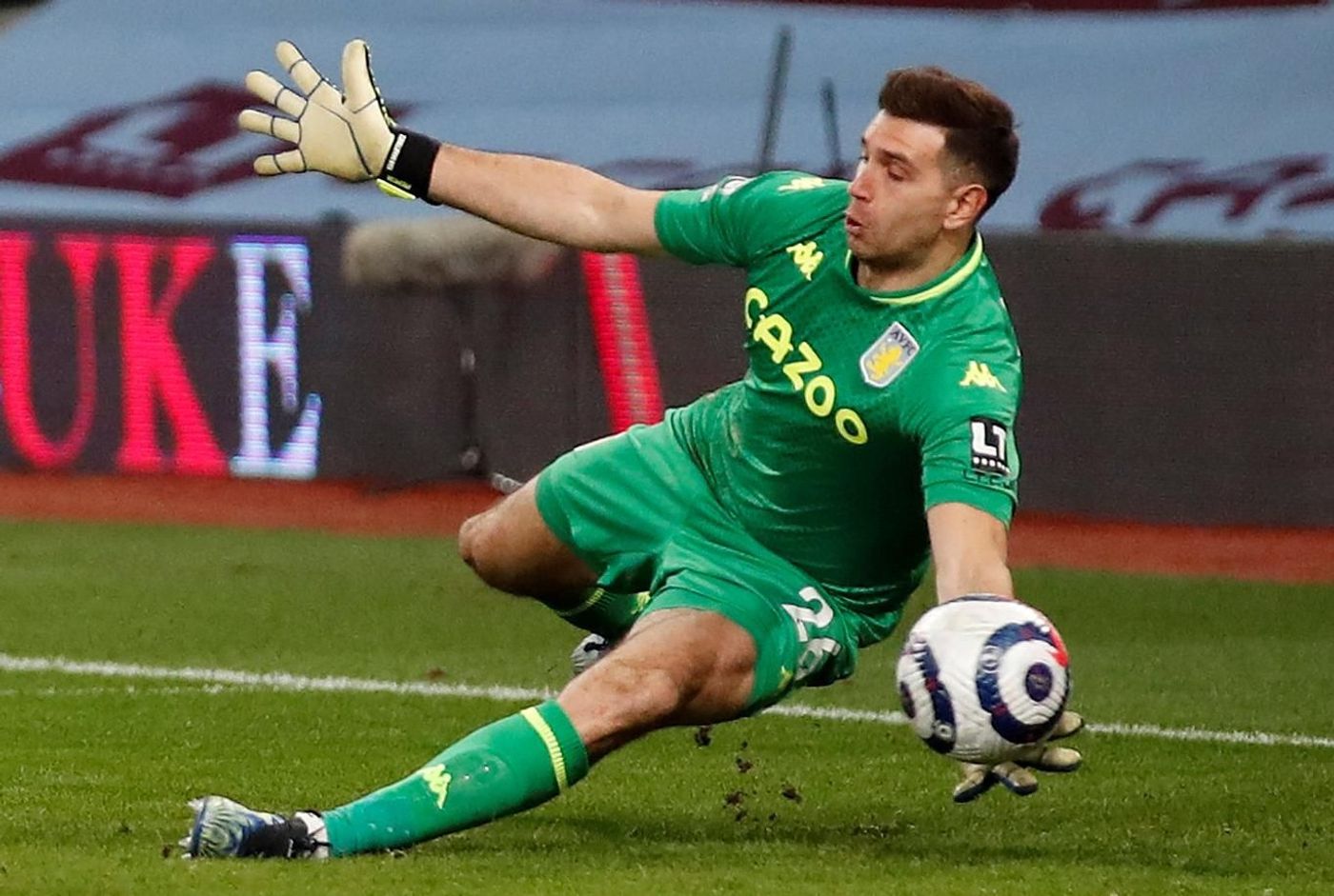 Emiliano Martinez terbuka untuk pindah ke Manchester United