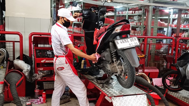 Servis motor Honda