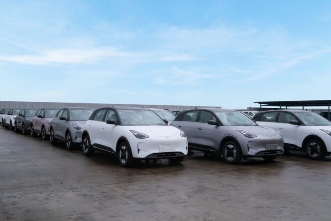 pengiriman geely ex2 ke dealer